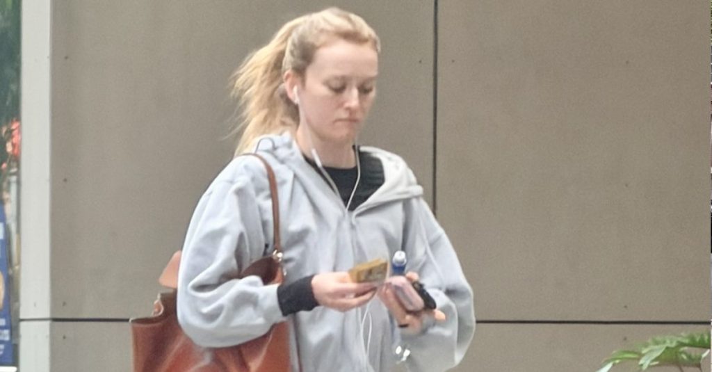 This is the best way to wear leggings and trainers in 2026