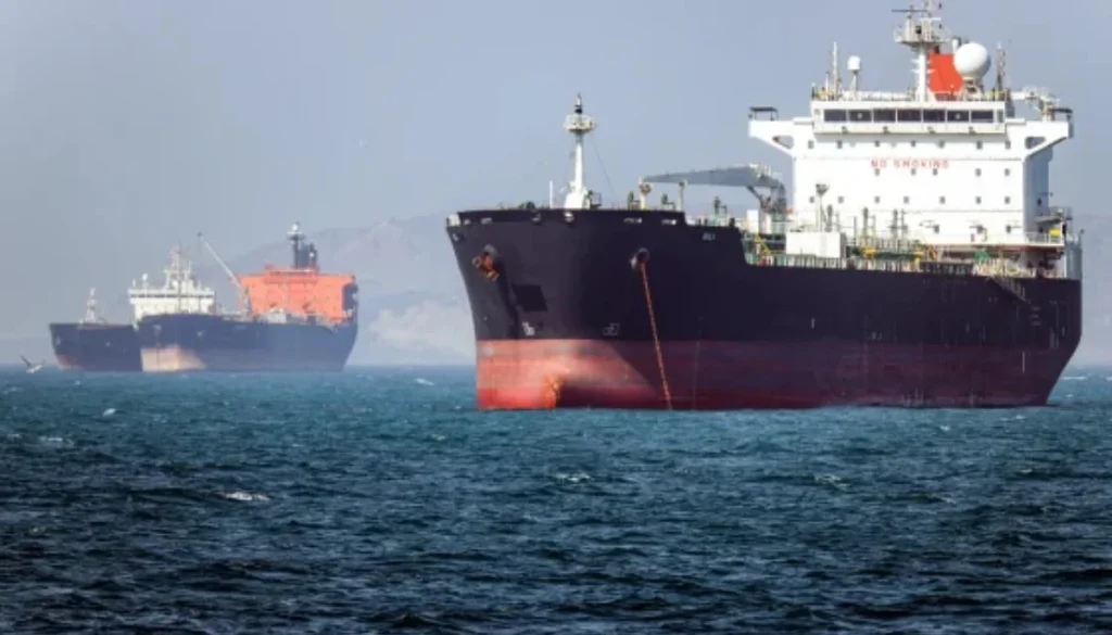 US Navy attacks commercial ship in the Strait of Hormuz, five sailors missing
