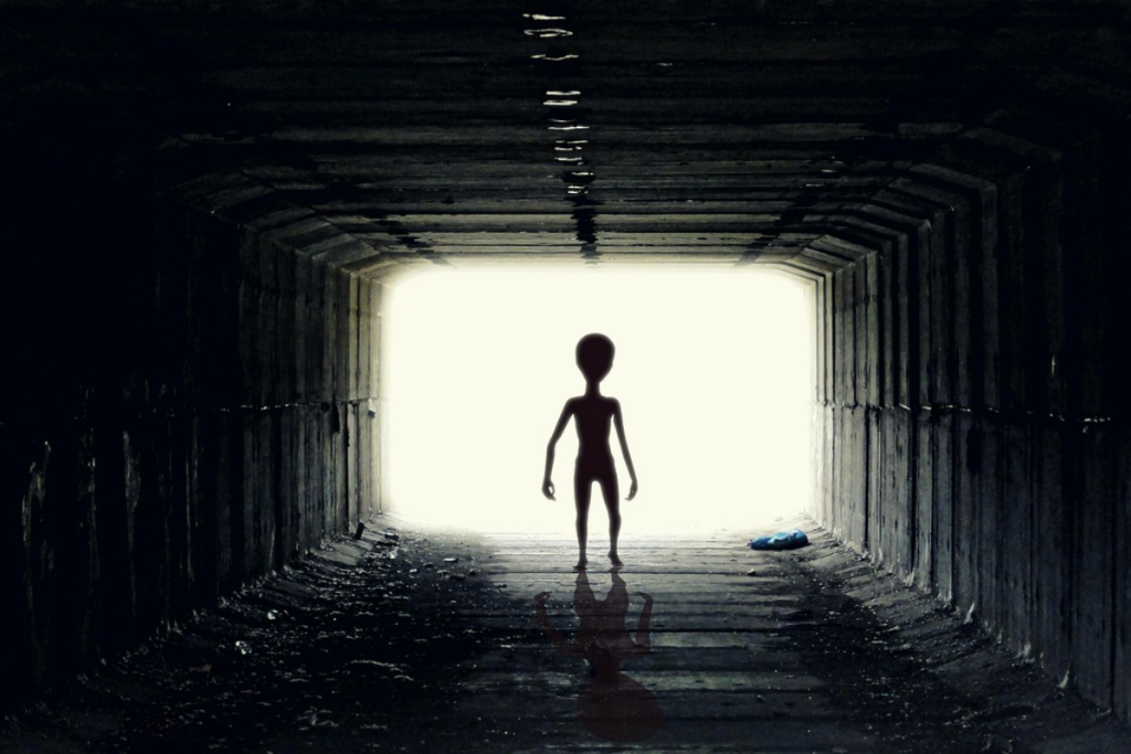 'Not Demons': UK Vicar Claims Ancient Prophet Ezekiel Witnessed Advanced Alien Technology in Secret Bible Code